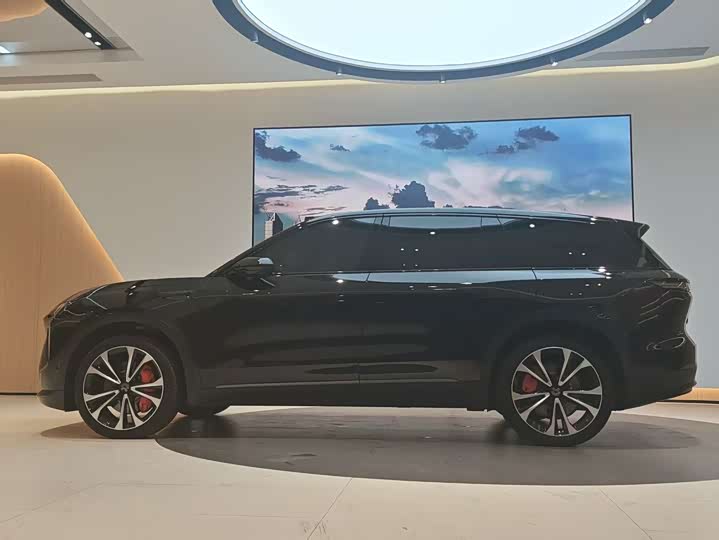 Фото 4 - Nio ES8