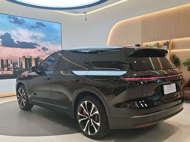 Фото 5 - Nio ES8