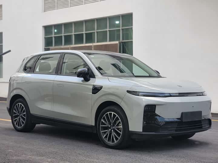 Фото 3 - Leapmotor B10