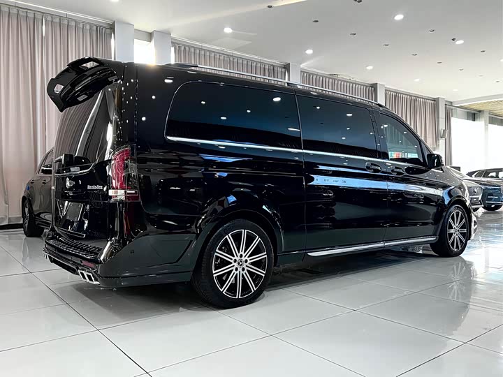 Фото 4 - Mercedes-Benz V-Class