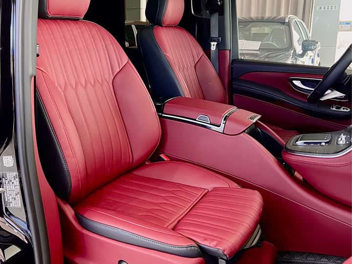 Фото 8 - Mercedes-Benz V-Class