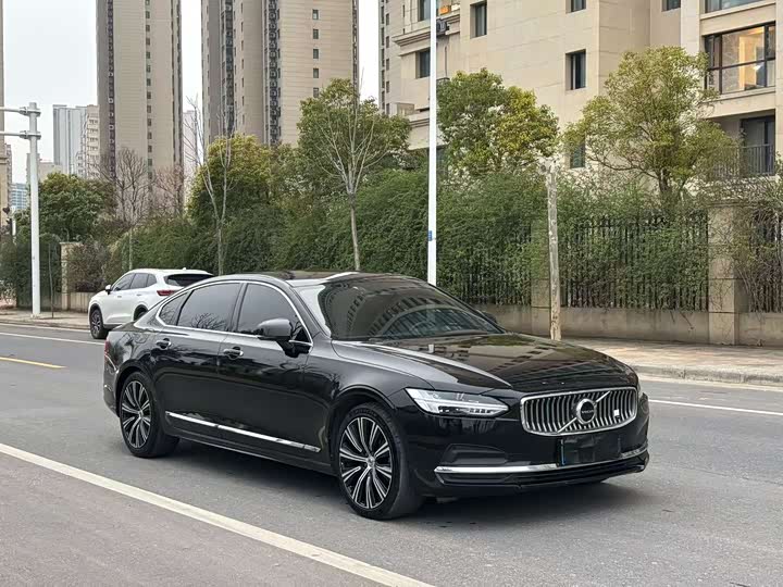 Фото 3 - Volvo S90