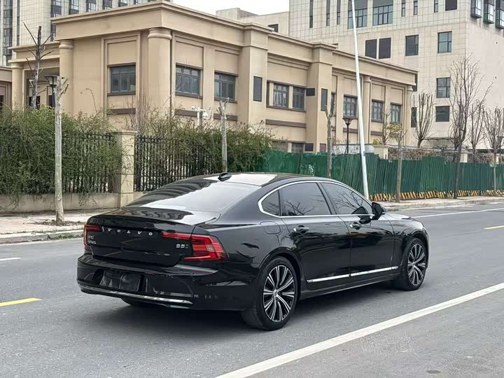 Фото 7 - Volvo S90