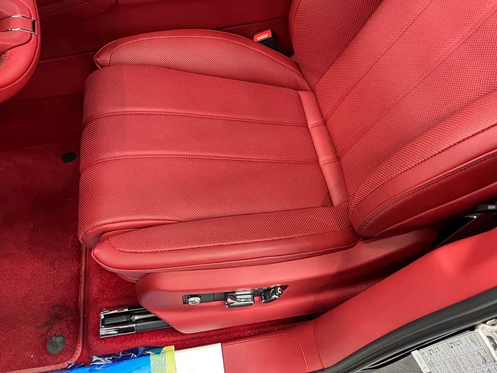 Фото 9 - Bentley Bentayga