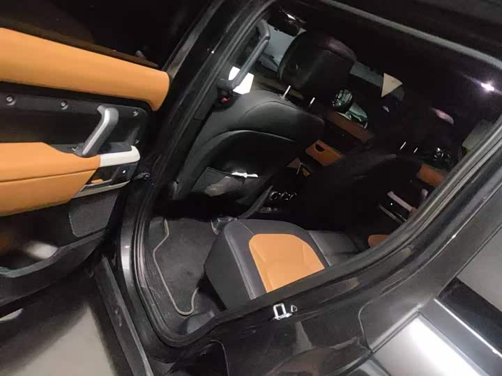 Фото 8 - Land Rover Defender