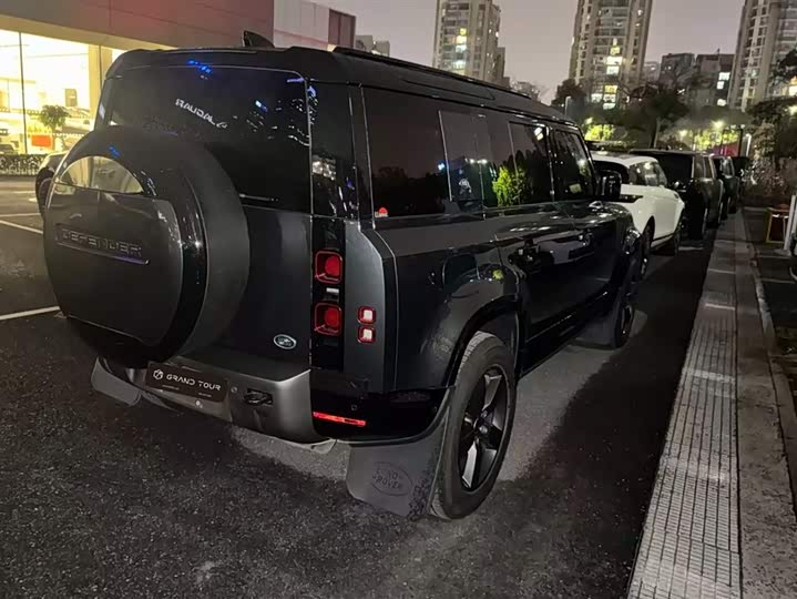 Фото 9 - Land Rover Defender