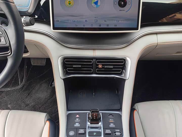 Photo 6 - BYD Song Plus Hybrid/EV