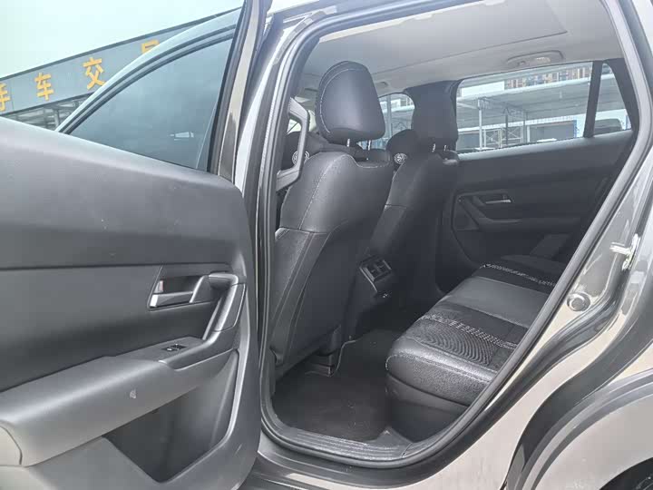 Photo 4 - Mazda CX-50