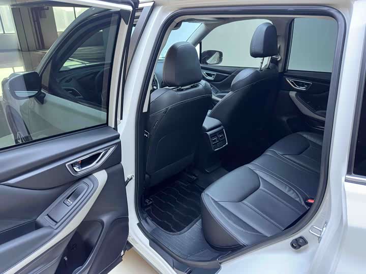 Фото 9 - Subaru Forester