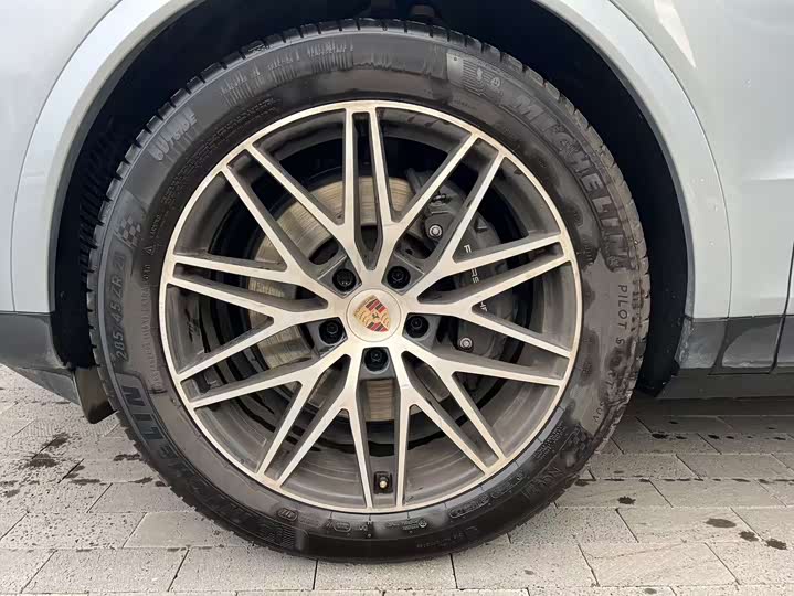 Фото 8 - Porsche Cayenne