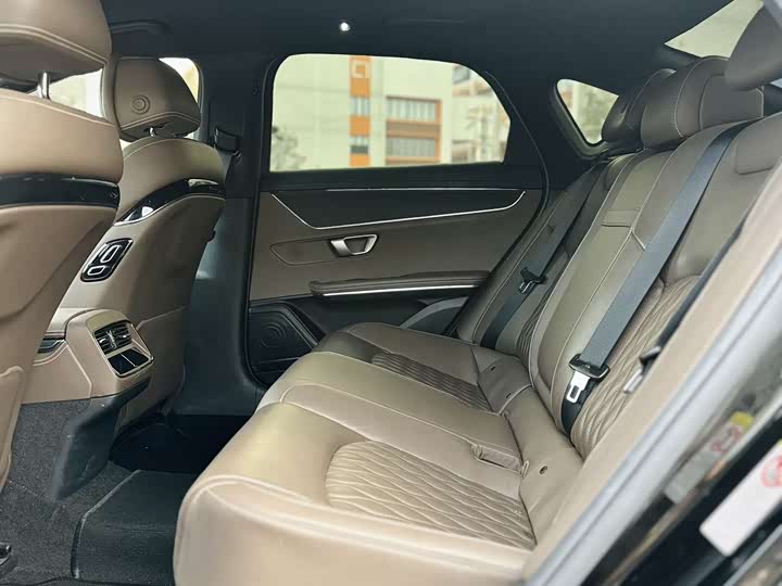 Фото 9 - BYD Han