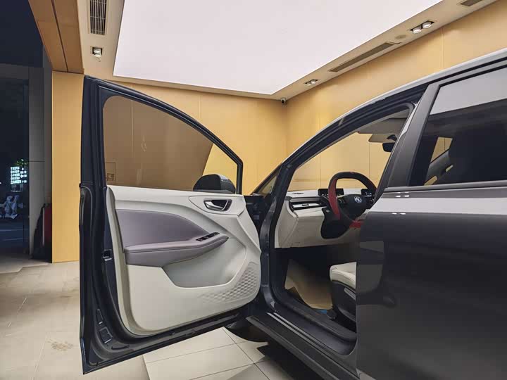 Фото 7 - MG Motor 4 EV