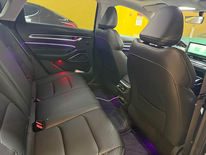 Фото 6 - Geely Emgrand