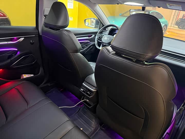 Фото 7 - Geely Emgrand