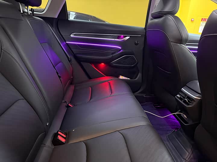 Фото 8 - Geely Emgrand