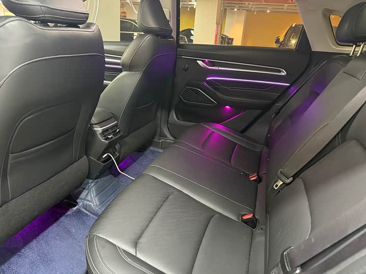 Фото 9 - Geely Emgrand