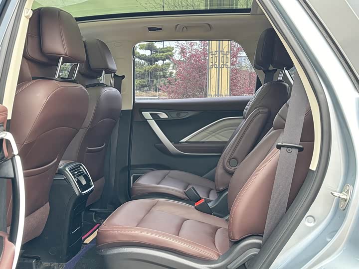 Фото 4 - Geely Jiaji