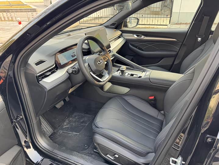 Фото 8 - Geely Preface