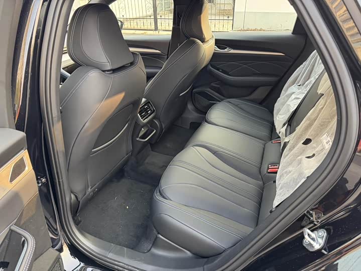 Фото 9 - Geely Preface