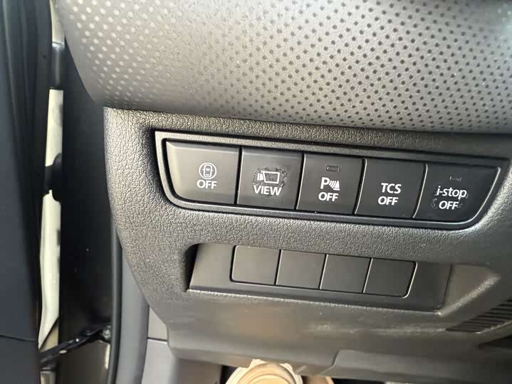 Фото 8 - Mazda CX-50