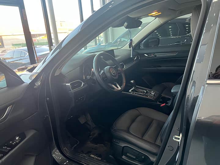 Photo 6 - Mazda CX-5