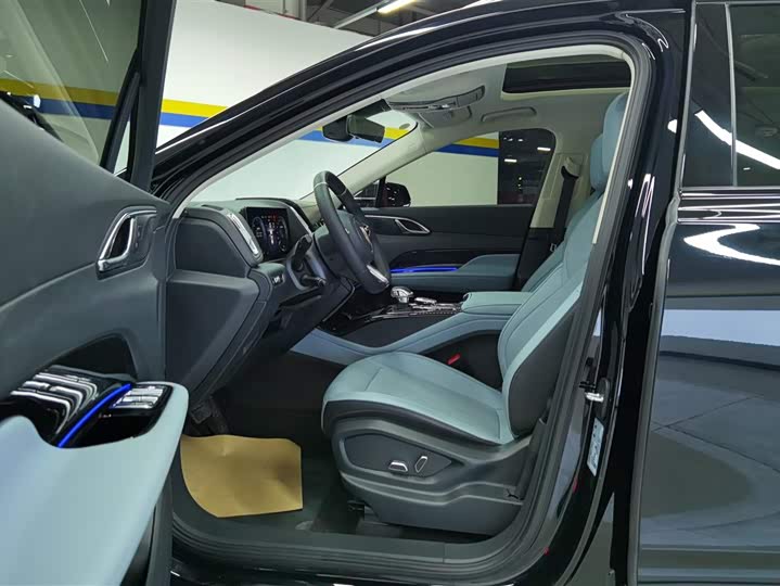 Photo 9 - Hongqi HS3 Hybrid