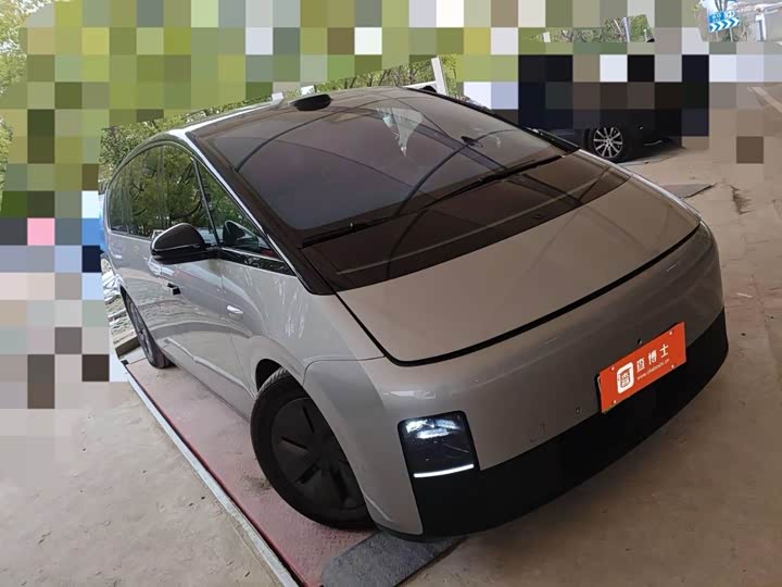 Фото 2 - LiXiang Mega