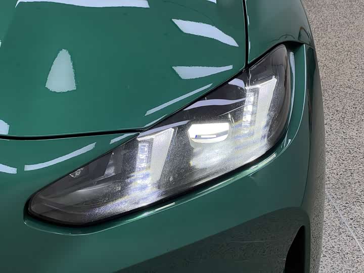 BMW M3 2024 2024款 M3四门轿车 M xDrive 雷霆版