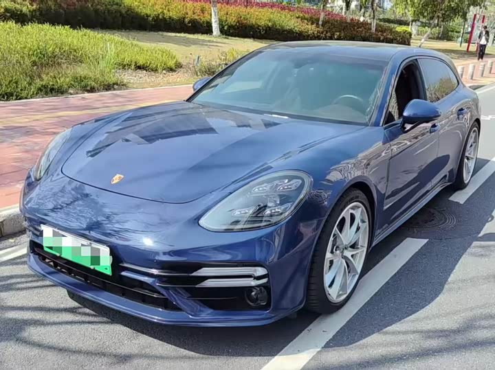 Фото 1 - Porsche Panamera Hybrid