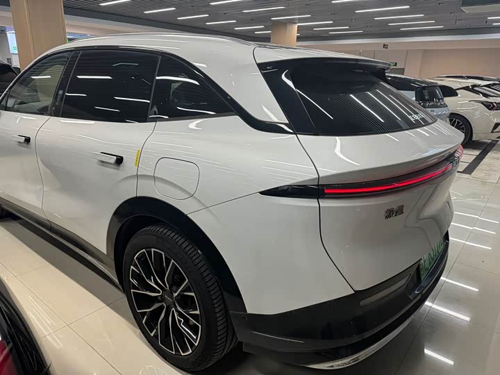 Фото 3 - Zeekr 7X