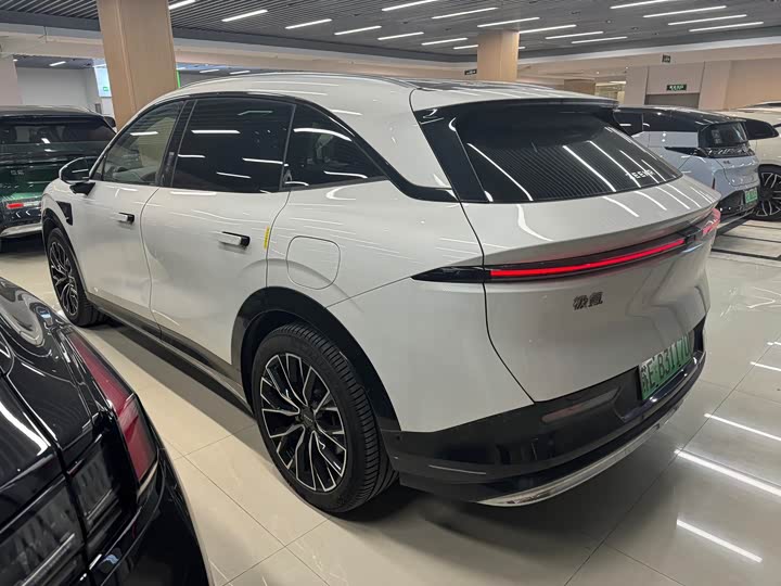 Фото 4 - Zeekr 7X