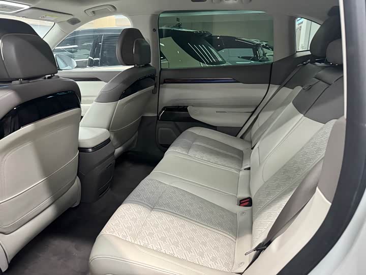 Фото 9 - Zeekr 7X