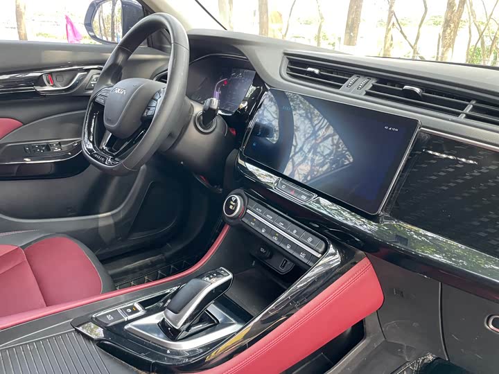 Фото 8 - Dongfeng Aeolus AX7