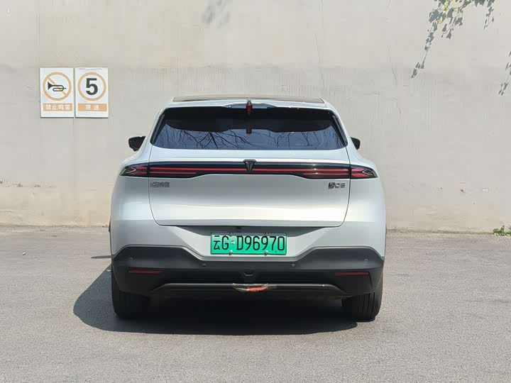 Фото 8 - Changan Deepal S05