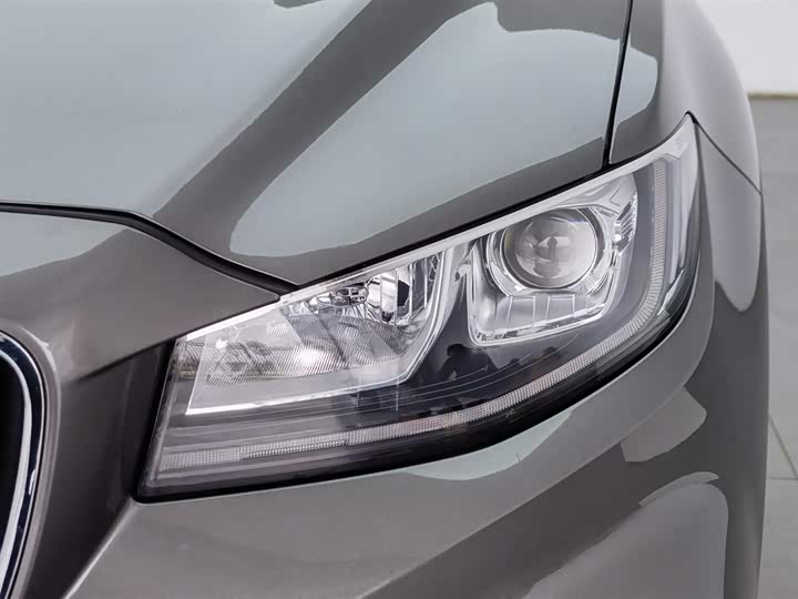 Фото 7 - Geely Atlas