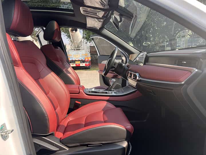 Photo 7 - Jetour X70 Plus