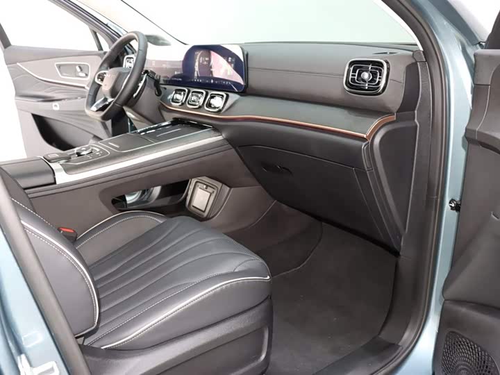 Фото 8 - Chery Tiggo 9