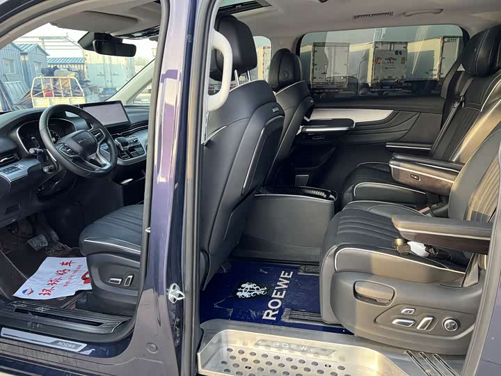 Фото 6 - Roewe iMax 8