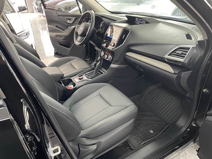 Фото 8 - Subaru Forester