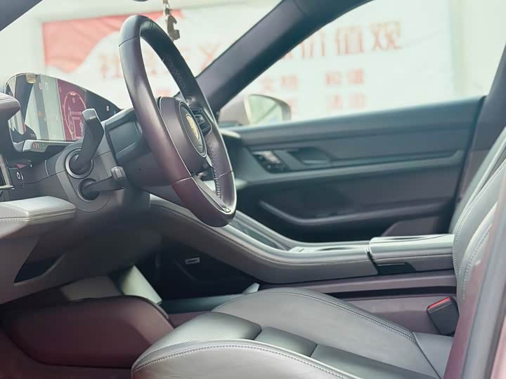 Photo 7 - Porsche Taycan