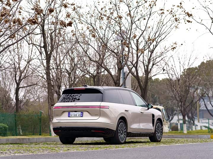 Фото 4 - Nio ES8