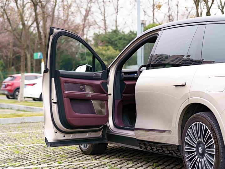 Фото 8 - Nio ES8