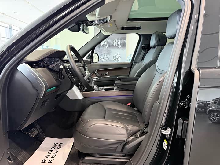 Photo 6 - Land Rover Range Rover