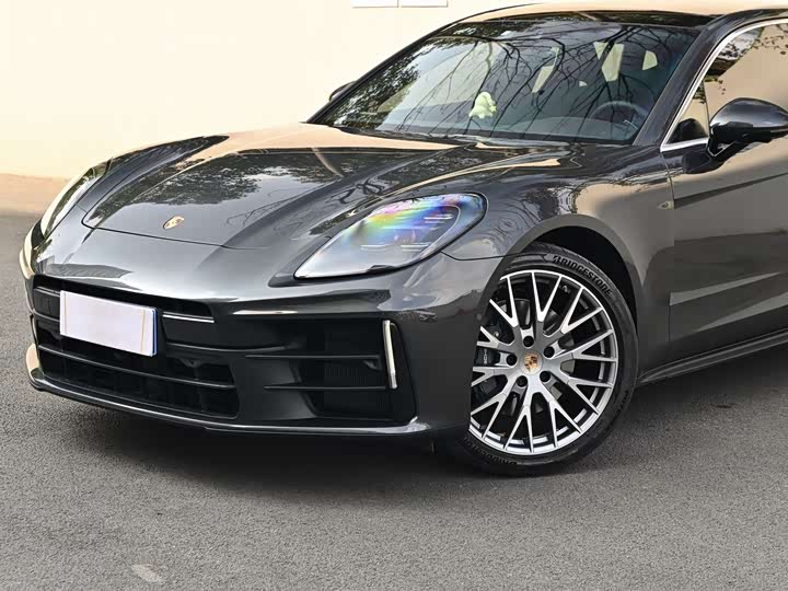 Фото 3 - Porsche Panamera