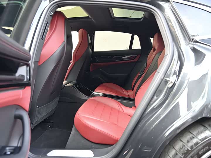 Фото 8 - Porsche Panamera