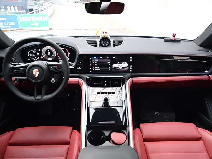 Фото 9 - Porsche Panamera