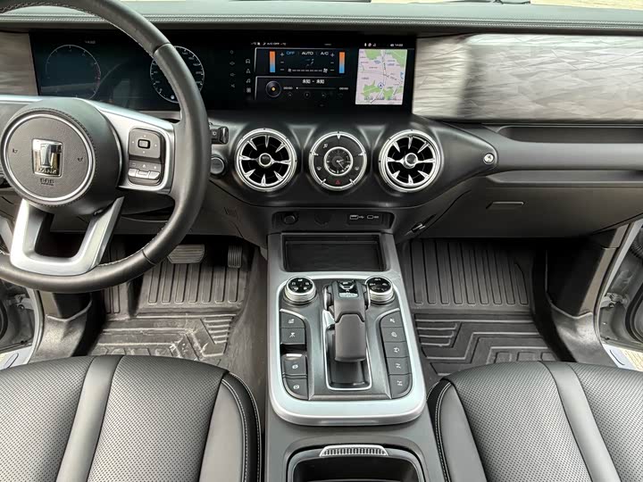 Фото 6 - Tank 300