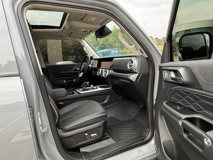 Фото 9 - Tank 300