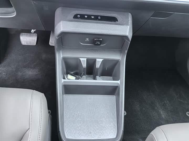 Фото 9 - Maxus Mifa 7