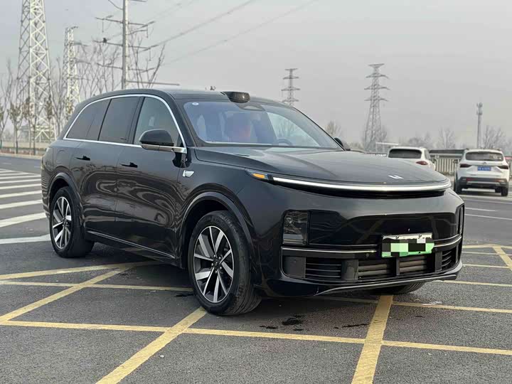 Photo 2 - LiXiang L8